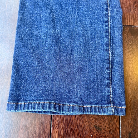 Levi's Women's Dark Blue bootcut 512 Perfectly Slimming Jeans - Picture 3 of 6